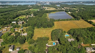 6 Cahoons Ln, Westport, MA 02790