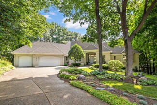 4929 Green Farms Cir, Edina, MN 55436