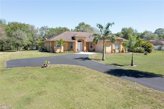290 20th St NE, Naples, FL 34120
