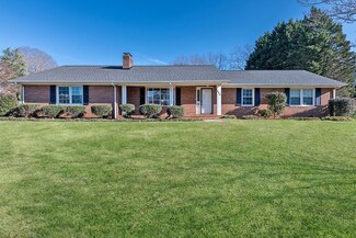 830 Brett Ct, Kernersville, NC 27284