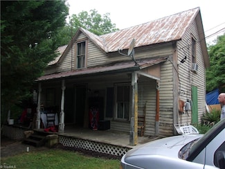 109 E River Dr, Randleman, NC 27317