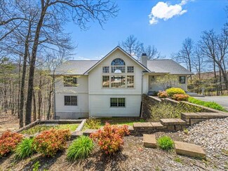 702 John Sevier Dr, Sevierville, TN 37876