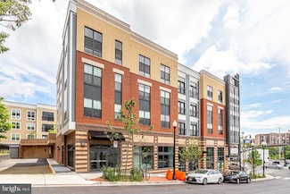 989 S Buchanan St Unit 208, Arlington, VA 22204