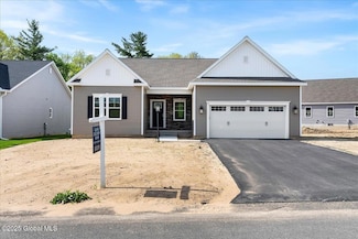 3 Blue Ridge Dr, Clifton Park, NY 12065