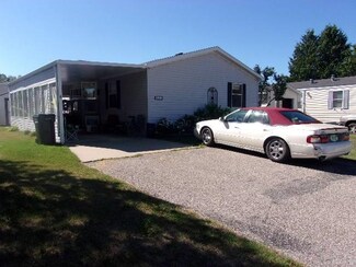 6685 M-66 N Unit 137, Charlevoix, MI 49720