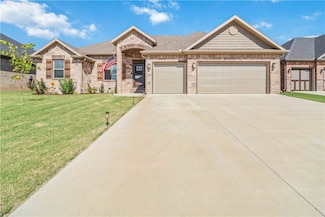 922 Pinnacle St, Prairie Grove, AR 72753