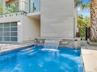 1107 W 31st St, Austin, TX 78705