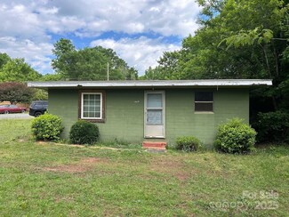 2703 E Greenbriar Rd, Statesville, NC 28625