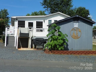 111 Scenic Ln, New London, NC 28127