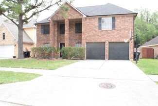 11430 Weathering Oaks Dr, Houston, TX 77066