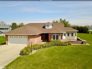 605 Mcdowell Cir, Grinnell, IA 50112