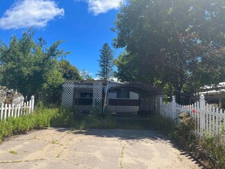 6 Puritan Ln, Center Ossipee, NH 03814