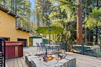 555 Pond View Dr, Boulder Creek, CA 95006