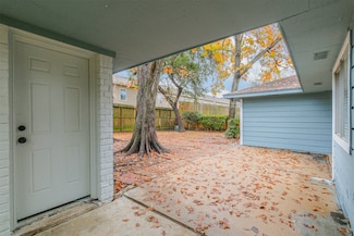 10903 Holly Springs Dr, Houston, TX 77042