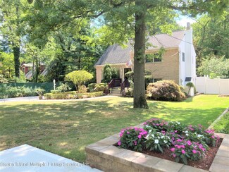 40 Poillon Ave, Staten Island, NY 10312
