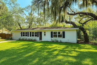 305 Saint Augustine Ave, Temple Terrace, FL 33617