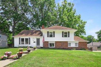 7821 W 98th St, Overland Park, KS 66212