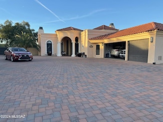 8513 N Nob Hill Dr, Tucson, AZ 85742