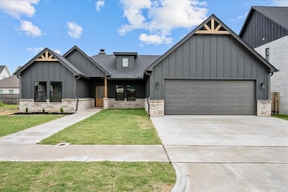 13017 Rainier Dr, Woodway, TX 76712