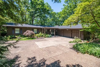11 Davidson Dr, Beaver Falls, PA 15010