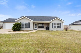 1340 Battery Dr, Prairie Grove, AR 72753