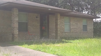 806 E Carnegie St, Winnsboro, TX 75494