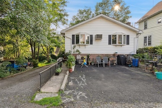 1222 Brook St, Peekskill, NY 10566
