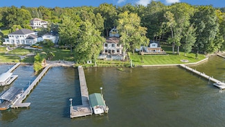 7201 Beachwood Point, Watervliet, MI 49098