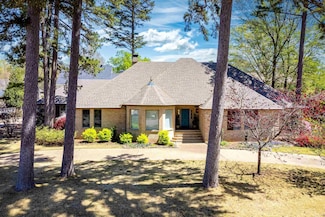 61 Chenal Cir, Little Rock, AR 72223