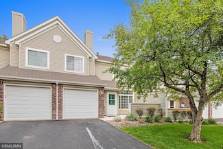 8789 Branson Dr Unit 72, Inver Grove Heights, MN 55076