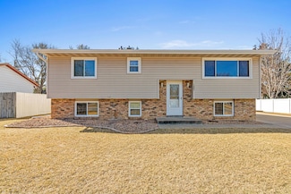 13001 Valley Forge Ln N, Champlin, MN 55316