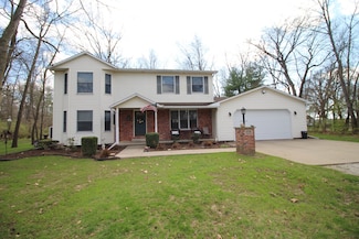 13736 Burr Oak Rd, Bloomington, IL 61705
