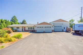 10405 NW Lakeshore Ave, Vancouver, WA 98685