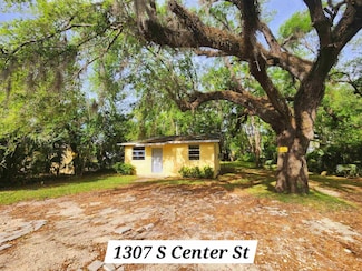 1124 S Orange St, Perry, FL 32348
