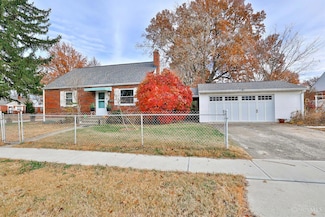 9384 Lark Ct, Blue Ash, OH 45242