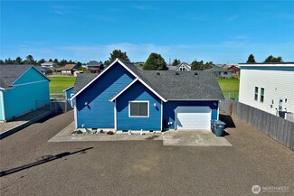 559 Puffin Ave NE, Ocean Shores, WA 98569