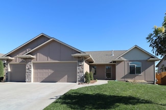 978 N Cedar Brook Cir, Mulvane, KS 67110