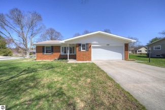 634 Sheridan Rd, Traverse City, MI 49686