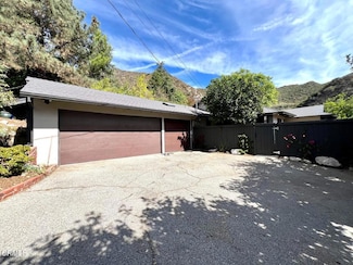 5926 Canyonside Rd, La Crescenta, CA 91214