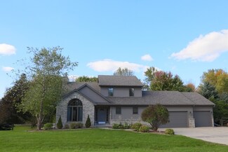 209 Lazy Lake Dr, Fall River, WI 53932