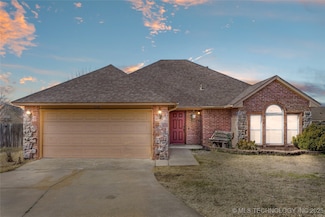 3208 E Irvington St, Broken Arrow, OK 74014