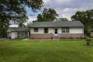 5186 S Froemming Dr, Hales Corners, WI 53130
