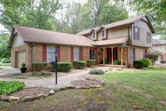 4164 E Oak Knoll St, Springfield, MO 65809