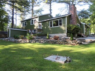 72 Tanglewood Dr, Henniker, NH 03242