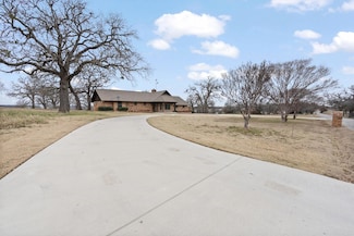 4005 Redbird Ln, Joshua, TX 76058