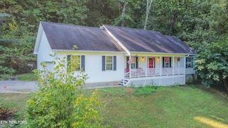 689 Mahoney Rd, Oliver Springs, TN 37840