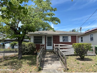 1208 S 9th St, Wilmington, NC 28401