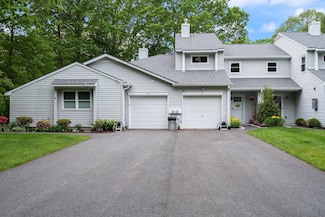 54 Cobbleridge Ln, Manorville, NY 11949