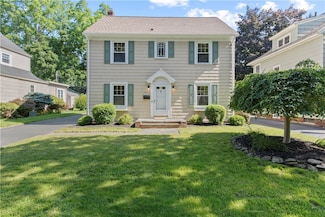 72 Monroe Pkwy, Rochester, NY 14618
