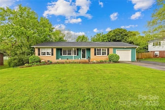 1204 Meadowood Dr, Shelby, NC 28150